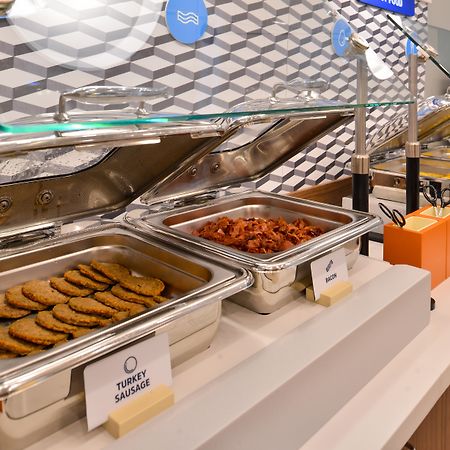 卡莱尔西南i-81智选假日套房酒店 外观 照片